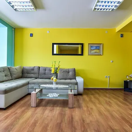 Apartment L&l Holiday *
