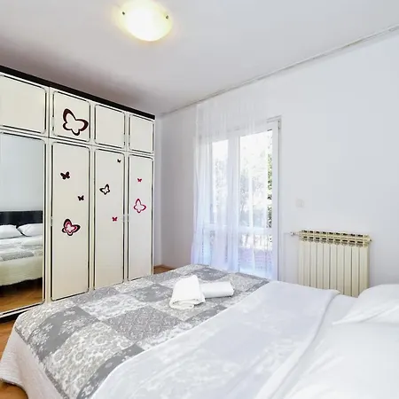 Apartment L&l Holiday
